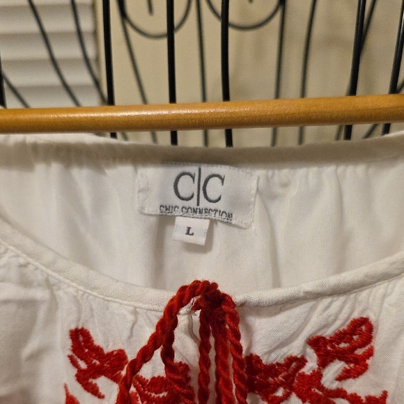 Chic Connection White Dresss w Red Embroidery Womens Size Large (Jacqueline #23) - Picture 2 of 7